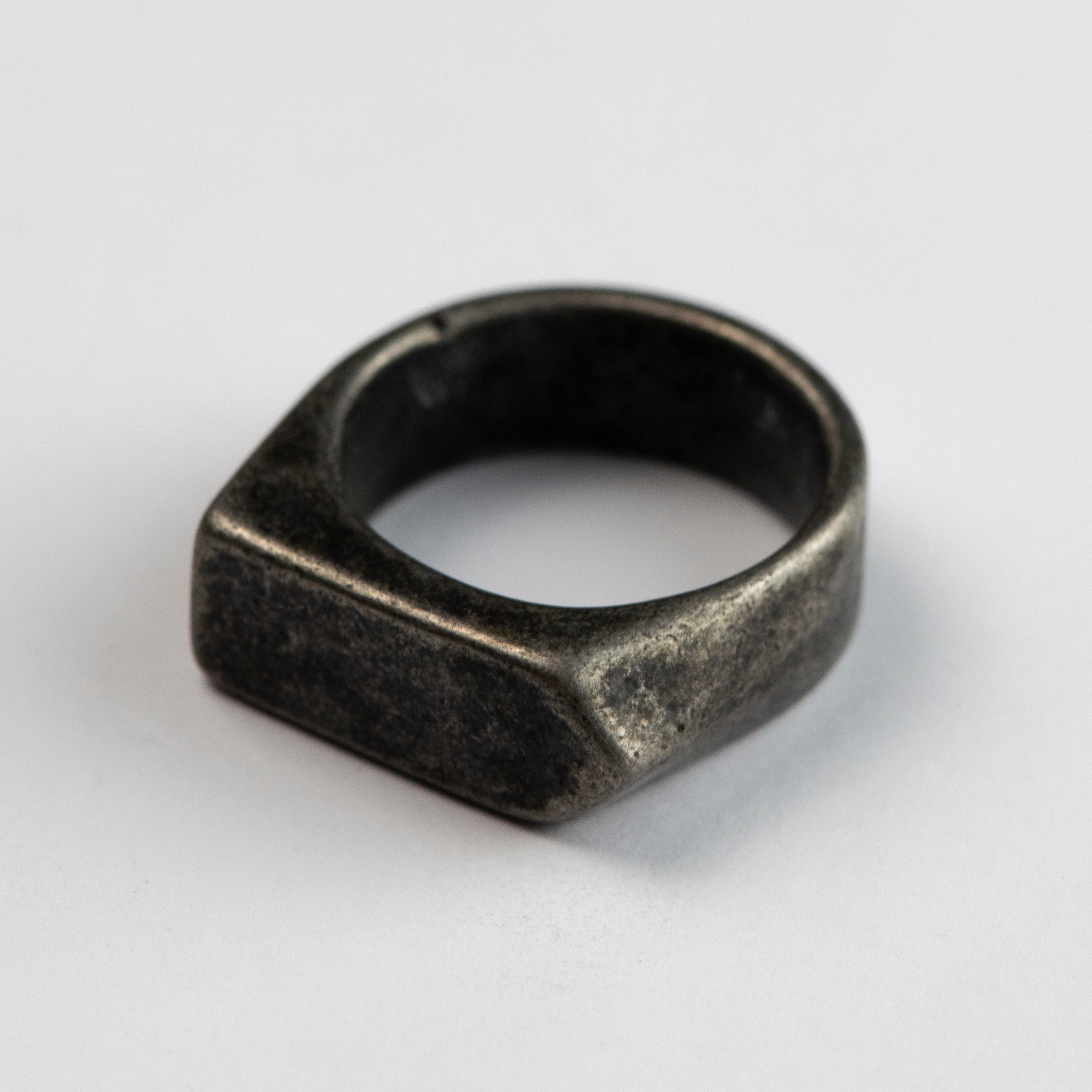 Asimetric Black Oxidized Ring